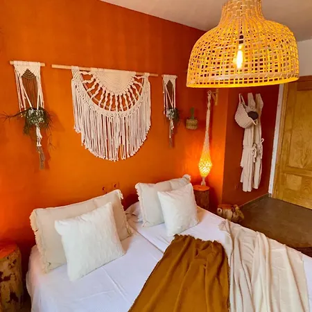 Yanes Bed & Breakfast *